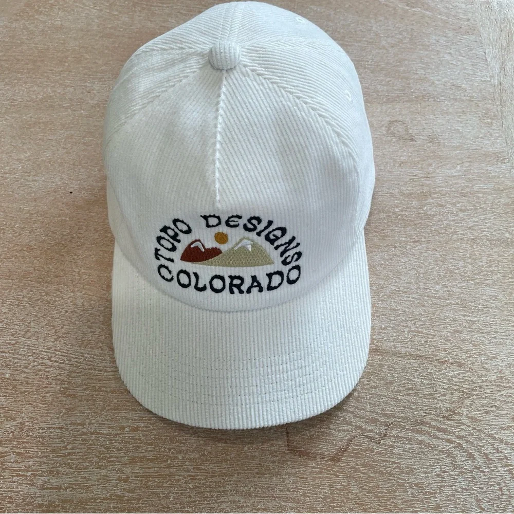 Topo Designs White Cap with Embroidered Design - Picture 1 of 3